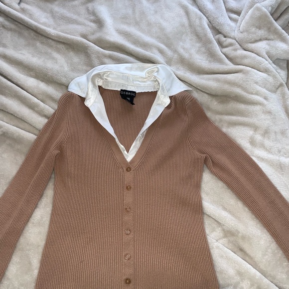 Button up top - Picture 2 of 4